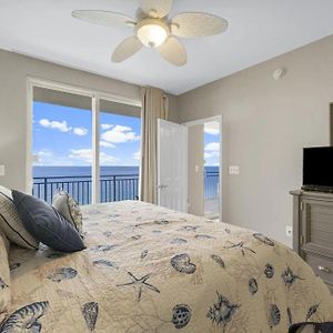 Beachfront Oasis At Splash Resort And Condos